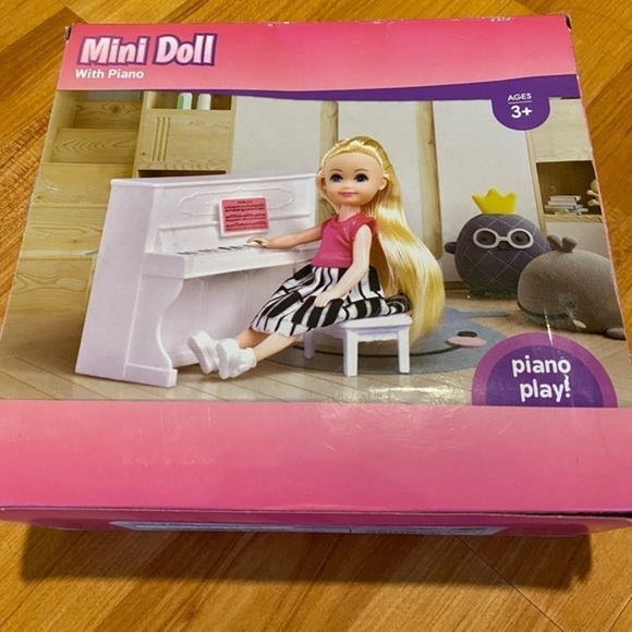 PIANO‎ play mini doll - Picture 4 of 5
